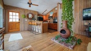 Smart TV - Sunshine Lane (Treasure Island)