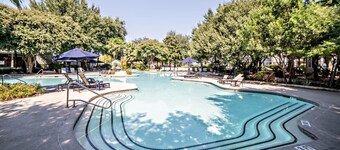Homey Modern 3BR Retreat w/Resort Pool