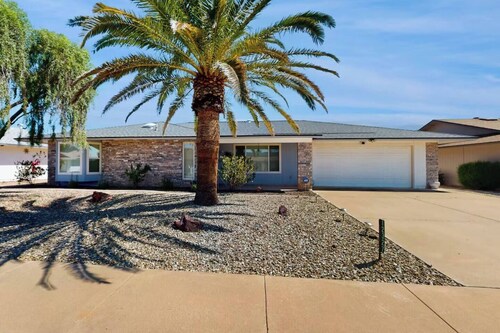 Cozy 2BR Home in Sun City West!