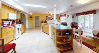 Cozy 2BR Home in Sun City West!