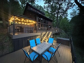 تناول الطعام بالخارج