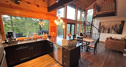 Modern Mountainside Retreat w/Hot Tub, WiFi, Kitchen & Scenic Views