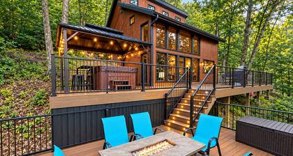 Modern Mountainside Retreat w/Hot Tub, WiFi, Kitchen & Scenic Views