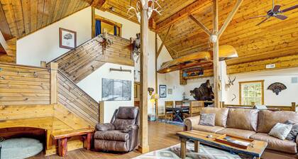 'The Lodge at Crider Creek' Getaway on 140 Acres!