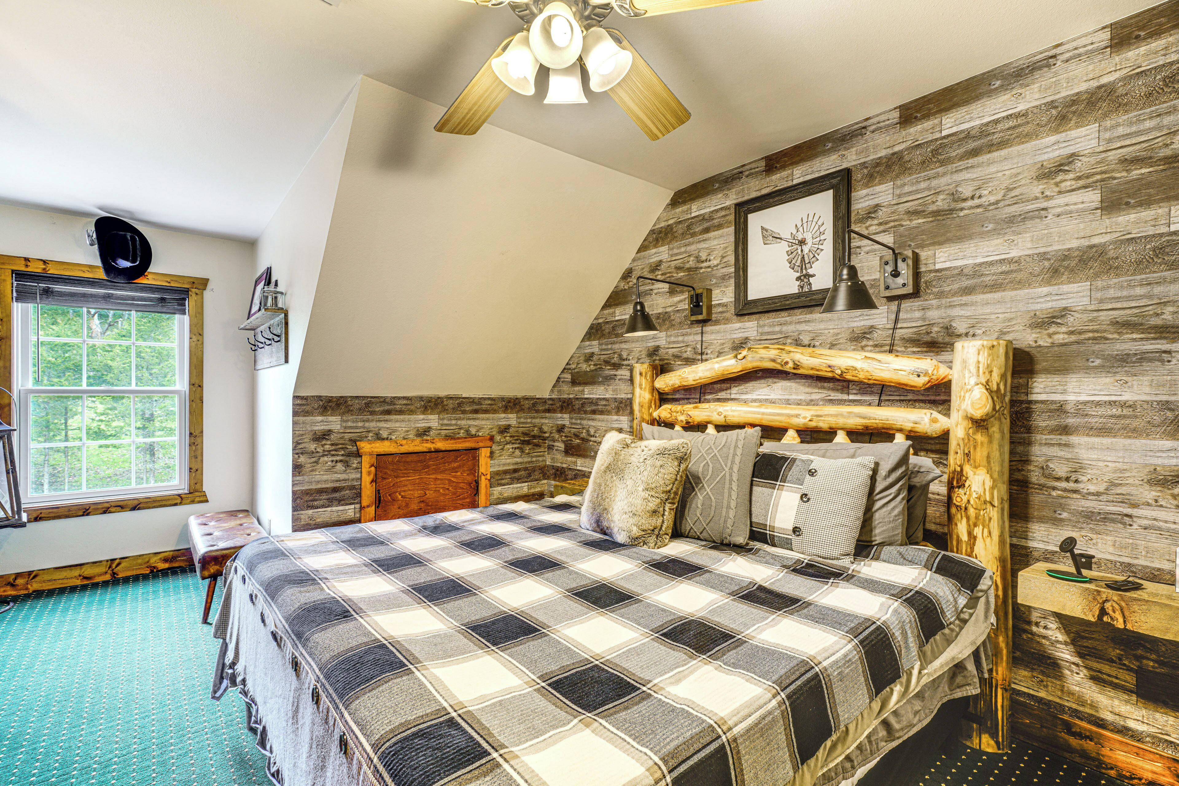 6 bedrooms, iron/ironing board, Internet, bed sheets