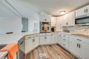 Fridge, microwave, dishwasher, coffee/tea maker - Near Hiking & Fishing: Dale Home w/ Deck! (Dale)