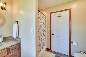 Hair dryer, towels
