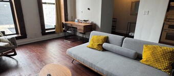 Family Friendly 2 Bedroom Full Kitchen Free Laundry Work Space