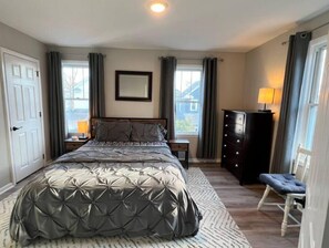 Room - Spacious 3bdr 2ba - walk to Breweries & Downtown (Burlington)