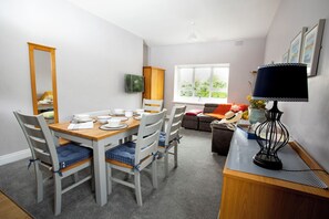 Microwave - Donegal Manor (Donegal)