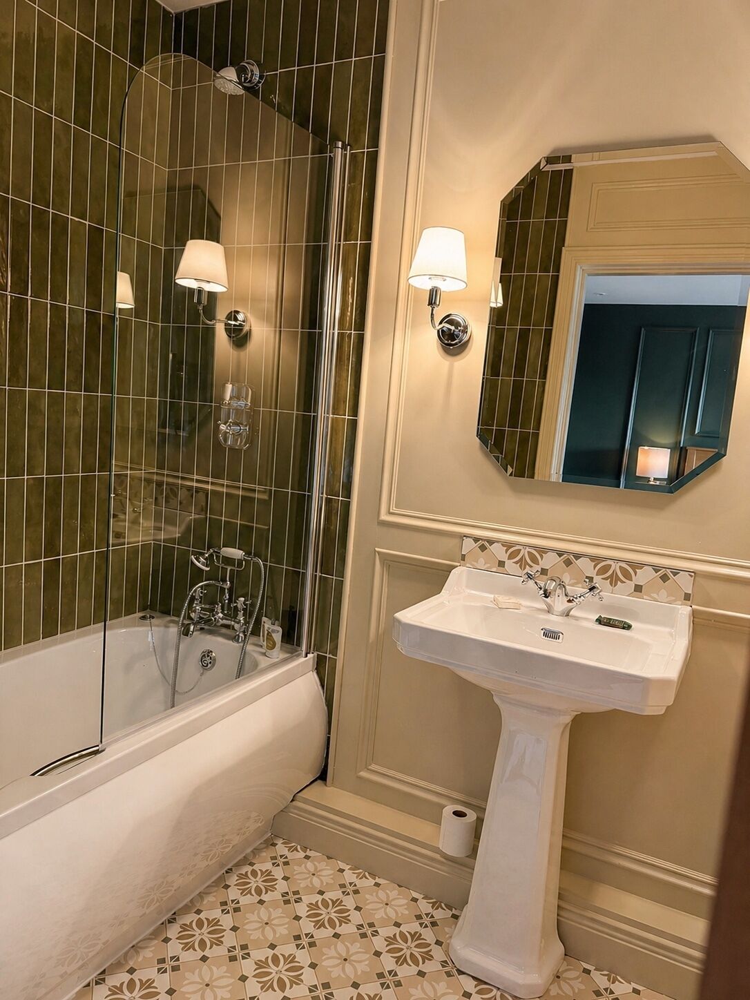 Family Suite, Multiple Beds, Garden View | Bathroom | Combined shower/bathtub, hair dryer, towels, soap