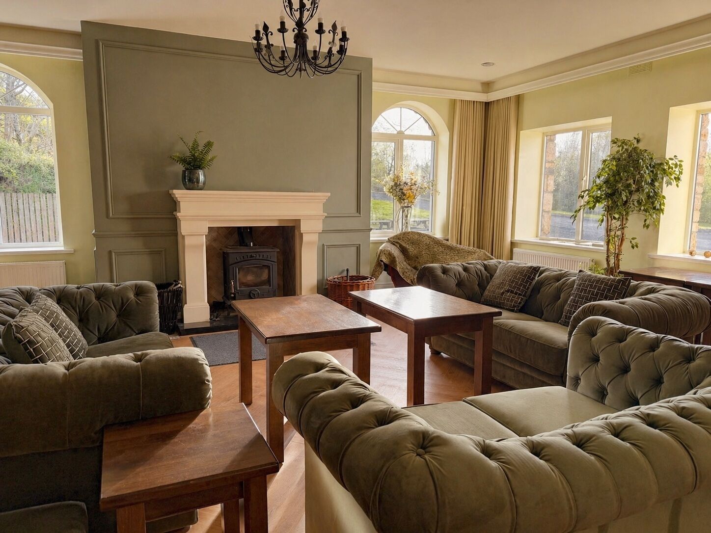 Lobby lounge
