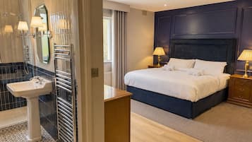 Superior Room, 1 King Bed with Sofa bed, Garden View | Desk, laptop workspace, soundproofing, free WiFi