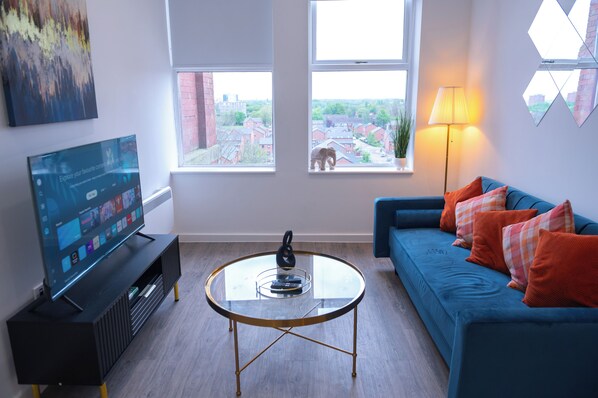Smart TV - The Hive - 2 Bed Luxury Apartment near Co-op Live (Manchester)