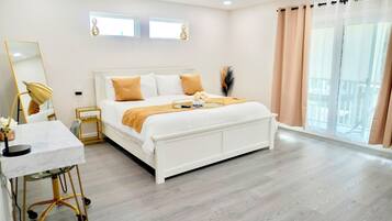 3 chambres, bureau, fer et planche Ă repasser, lit parapluie