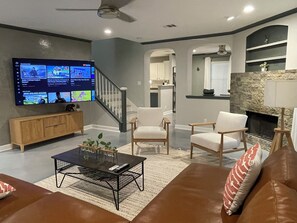 Smart TV, fireplace