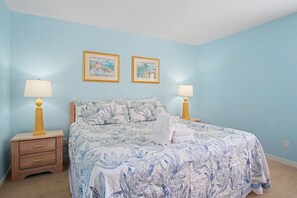 2 bedrooms, desk, iron/ironing board, WiFi