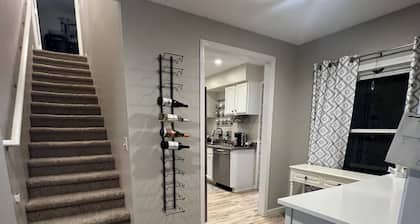 Charming 3-bedroom house in pleasant Monroe with WiFi, and A/C