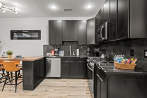 Apartment | Eigene Küche | Wasserkocher mit Kaffee-/Teezubehör, Wasserkocher
