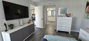 2 室のベッドルーム、アイロン / アイロン台、WiFi、ベッドシーツ