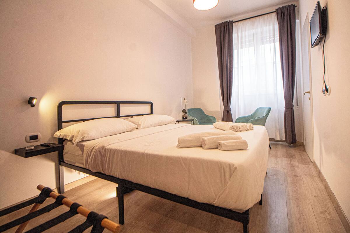 Deluxe Double Room | In-room safe, desk, laptop workspace, blackout drapes