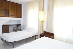 1 slaapkamer, een bureau, gratis wifi, beddengoed