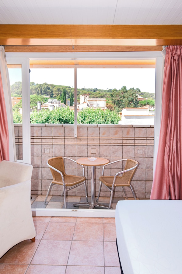 Superior Double Room | Desk, free WiFi, bed sheets