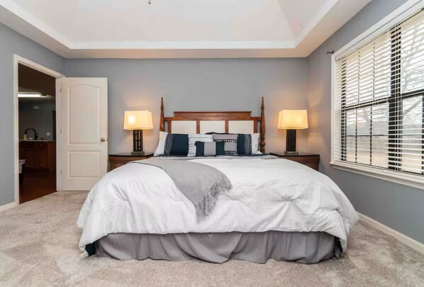 3 soverom, skrivebord, strykejern/-brett og wi-fi (inkludert)