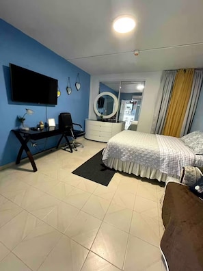 1 chambre, fer et planche à repasser, Wi-Fi, draps fournis