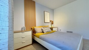 4 chambres, fer et planche à repasser, Wi-Fi gratuit, draps fournis