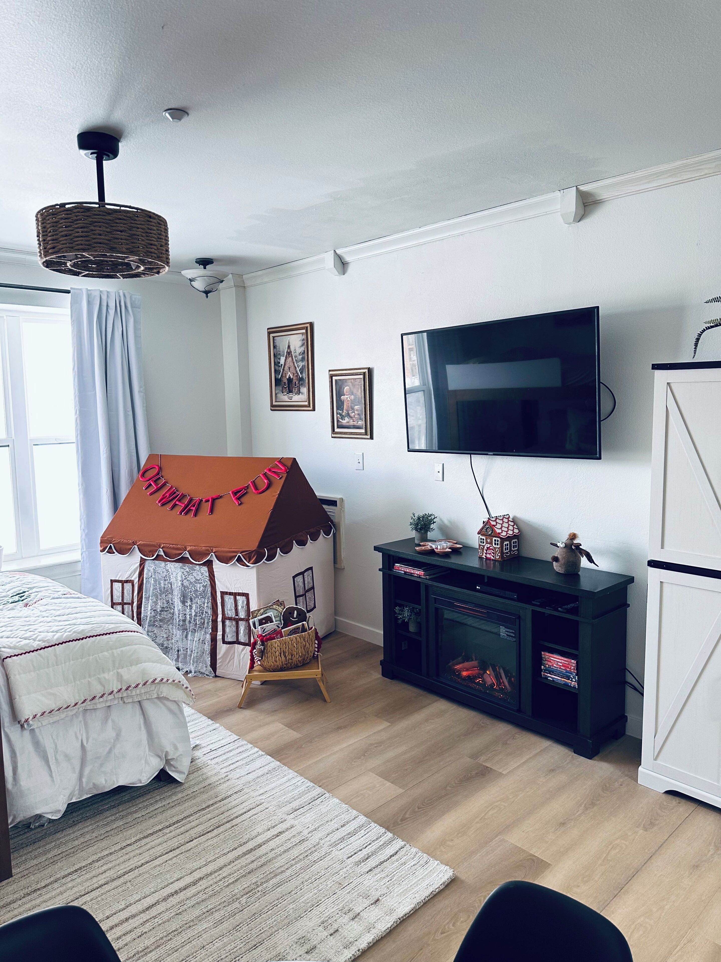 Cuna de viaje, wifi gratis y ropa de cama 