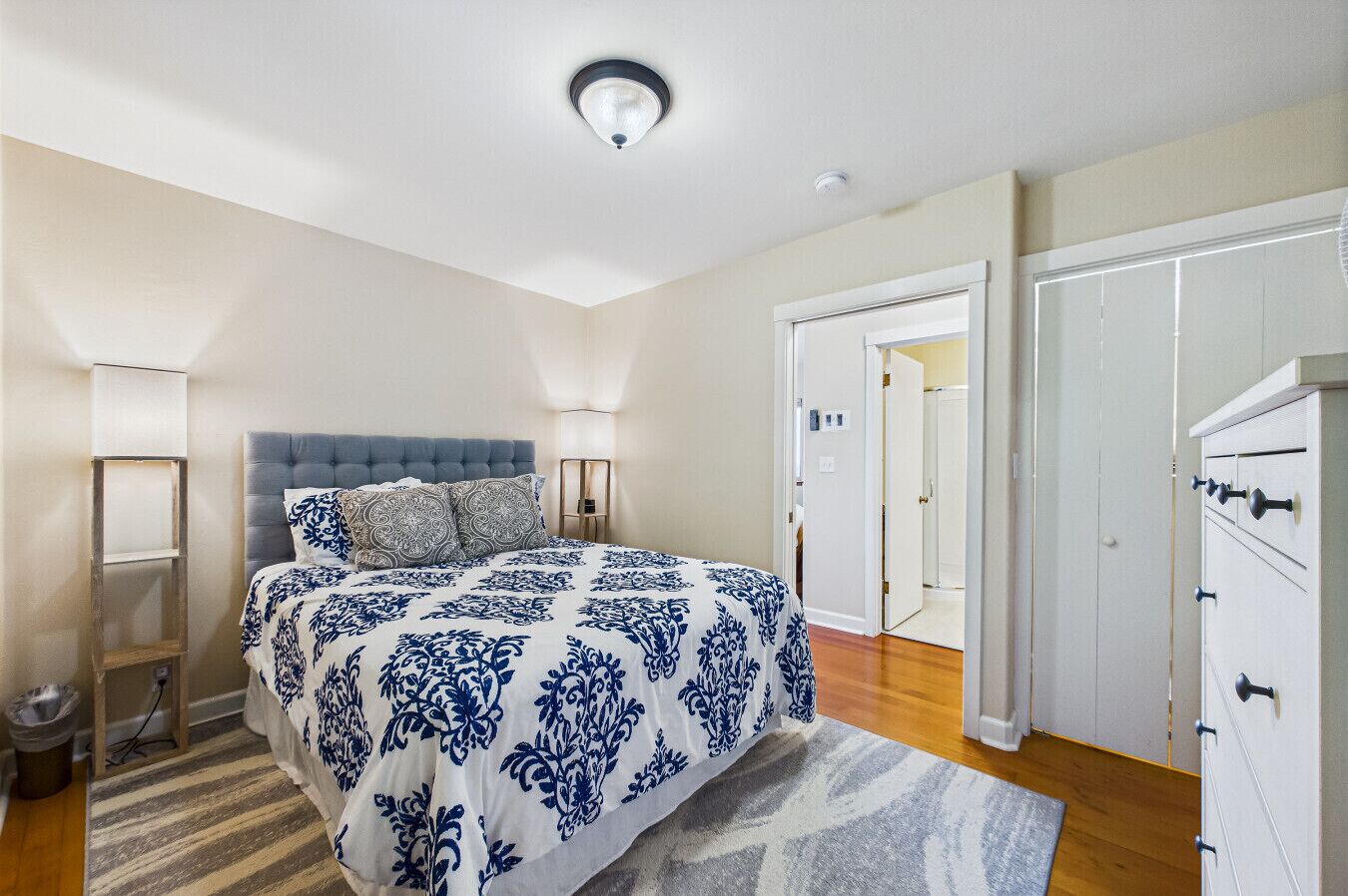 1 chambre, fer et planche à repasser, Wi-Fi, draps fournis