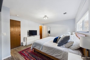 3 chambres, fer et planche à repasser, Wi-Fi gratuit, draps fournis