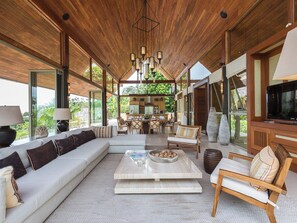 Outdoor dining - Luxury Kalya Residence Thailand White lotus  lth3 (Koh Sumui)