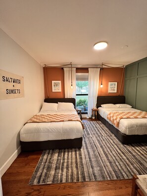 4 bedrooms, WiFi, bed sheets