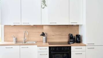 KĂŒhlschrank, Ofen, Herdplatte, GeschirrspĂŒler