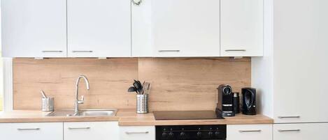 Kühlschrank, Ofen, Herdplatte, Geschirrspüler