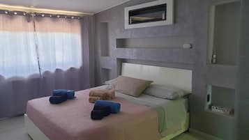 2 bedrooms, bed sheets