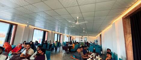 Se sirven desayunos y cocina vegetariana (con vistas al jardín)