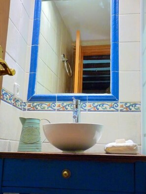 Hair dryer, towels, soap, toilet paper - Apartamentos Casa Mata (Colungo)
