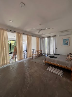 4 slaapkamers, een bureau, een strijkplank/strijkijzer, gratis wifi