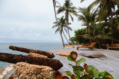 Private Island Luxury: Infinity Pool & Spacious Living in Rosario Islands