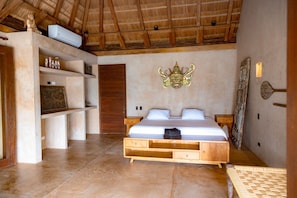 3 quartos, cofres nos quartos, Wi-Fi de cortesia, roupa de cama