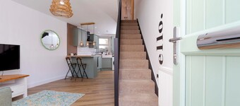 Cosy-Cute Miner's Cottage on the Taff Trail