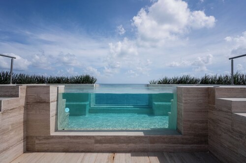 Luxury Modern Beachfront Apartment - Incredible Sunrise and Sunset View