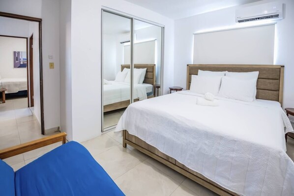 4 chambres, fer et planche à repasser, Wi-Fi, draps fournis