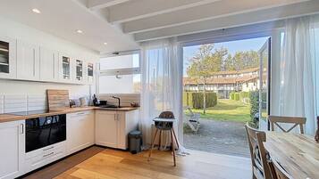 Kühlschrank, Mikrowelle, Ofen, Geschirrspüler