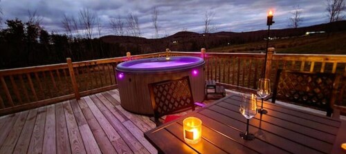 Luxe Barn • Hot tub • Pond • Pet Friendly • Firewood