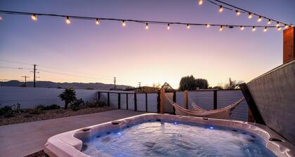 Golden Hour Retreat – Serene Stay Near Joshua Tree 8 People Comfortable