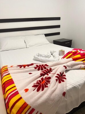 Business Room, 1 Queen Bed, Bay View, Sea Facing | Premium bedding, bed sheets